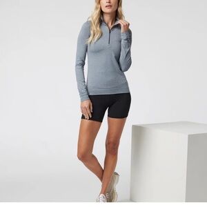 Halo Essential Half Zip

Women's DreamKnit™ Pullover